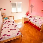 Vakantiehuis House Pelini *